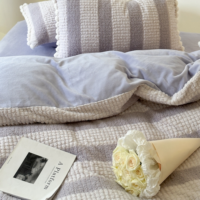 91家纺网 家纺一手货源 找家纺 玛奇朵 2024秋冬新品泰兔绒提花四件套-朵以系列 朵以-紫