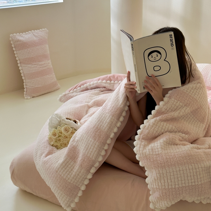 玛奇朵 2024秋冬新品泰兔绒提花四件套-朵以系列 朵以-粉