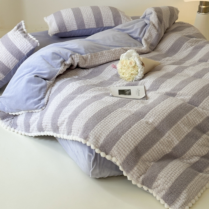 91家纺网 家纺一手货源 找家纺 玛奇朵 2024秋冬新品泰兔绒提花四件套-朵以系列 朵以-紫