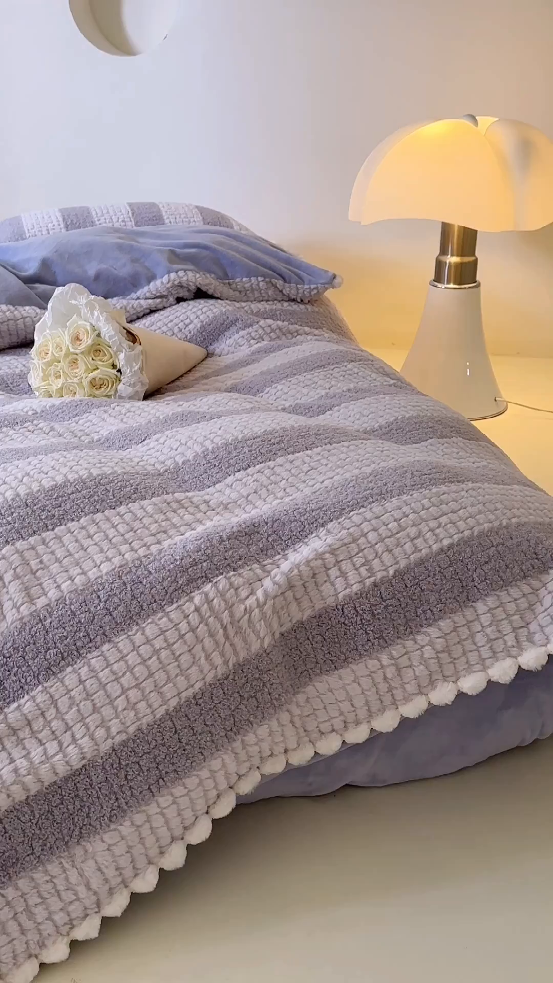 91家纺网 家纺一手货源 找家纺 玛奇朵 2024秋冬新品泰兔绒提花四件套-朵以系列 朵以-紫