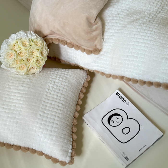 91家纺网 家纺一手货源 找家纺 玛奇朵 2024秋冬新品泰兔绒提花四件套-朵以系列 朵以-白