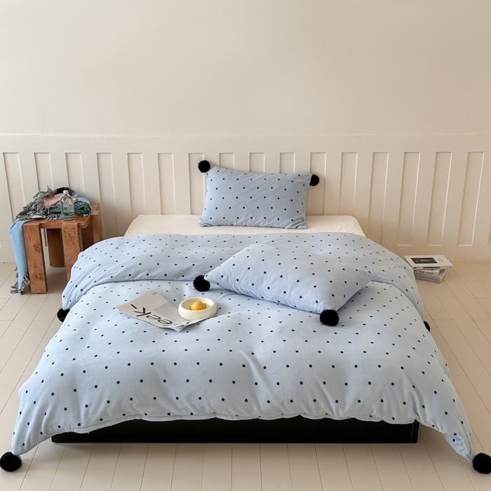 玛奇朵 2024秋冬新品波点牛奶绒毛球套件四件套 波点-蓝