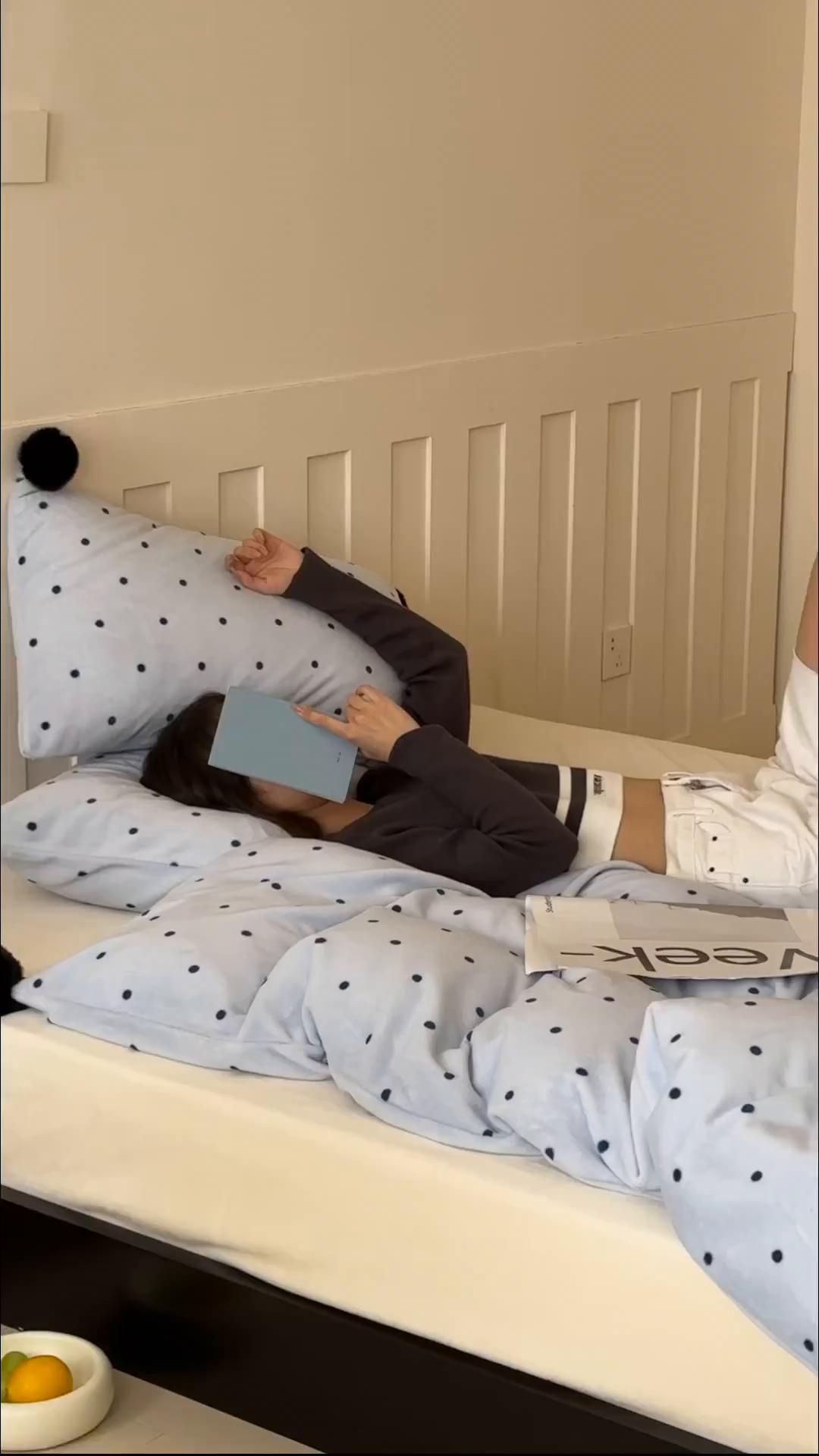 91家纺网 家纺一手货源 找家纺 玛奇朵 2024秋冬新品波点牛奶绒毛球套件四件套 波点-蓝