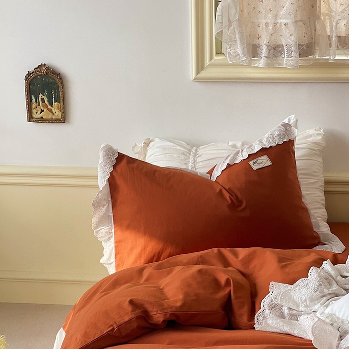 91家纺网 家纺一手货源 找家纺 （总）贝尔 PELLHOME 全棉水洗棉镂空刺绣宽花边套件场景二（可抖音代发）