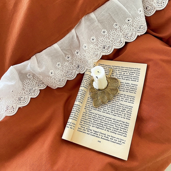 91家纺网 家纺一手货源 找家纺 （总）贝尔 PELLHOME 全棉水洗棉镂空刺绣宽花边套件场景二（可抖音代发）