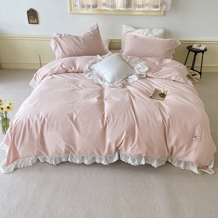 91家纺网 家纺一手货源 找家纺 贝尔 PELLHOME 全棉水洗棉镂空刺绣宽花边套件场景二（可抖音代发） 樱花粉