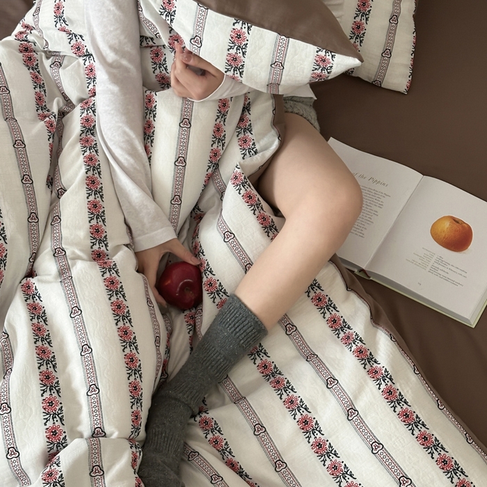 91家纺网 家纺一手货源 找家纺 玛奇朵 2025新品A类纯棉双层纱提花四件套 乌梅子酥