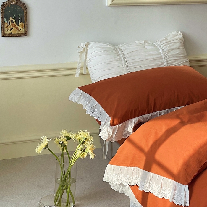 91家纺网 家纺一手货源 找家纺 贝尔 PELLHOME 全棉水洗棉镂空刺绣宽花边套件场景二（可抖音代发） 焦糖桔