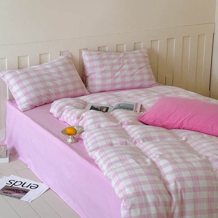 91家纺网 家纺一手货源 找家纺 玛奇朵 2025春夏新品A类全棉水洗色织双层皱纱四件套-森系格纹 森系格纹-白桃粉（粉色床单）