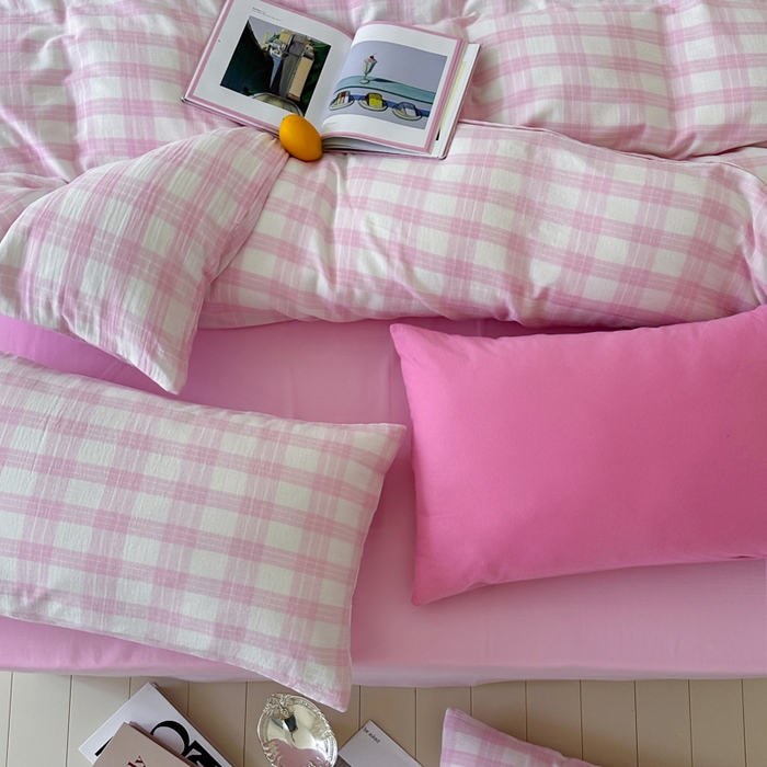 91家纺网 家纺一手货源 找家纺 玛奇朵 2025春夏新品A类全棉水洗色织双层皱纱四件套-森系格纹 森系格纹-白桃粉（粉色床单）
