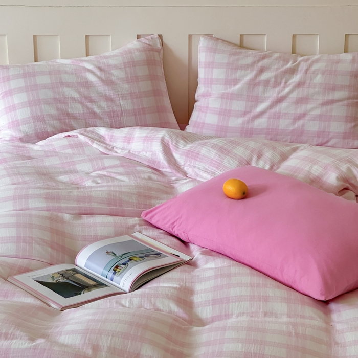 91家纺网 家纺一手货源 找家纺 玛奇朵 2025春夏新品A类全棉水洗色织双层皱纱四件套-森系格纹 森系格纹-白桃粉（粉色床单）