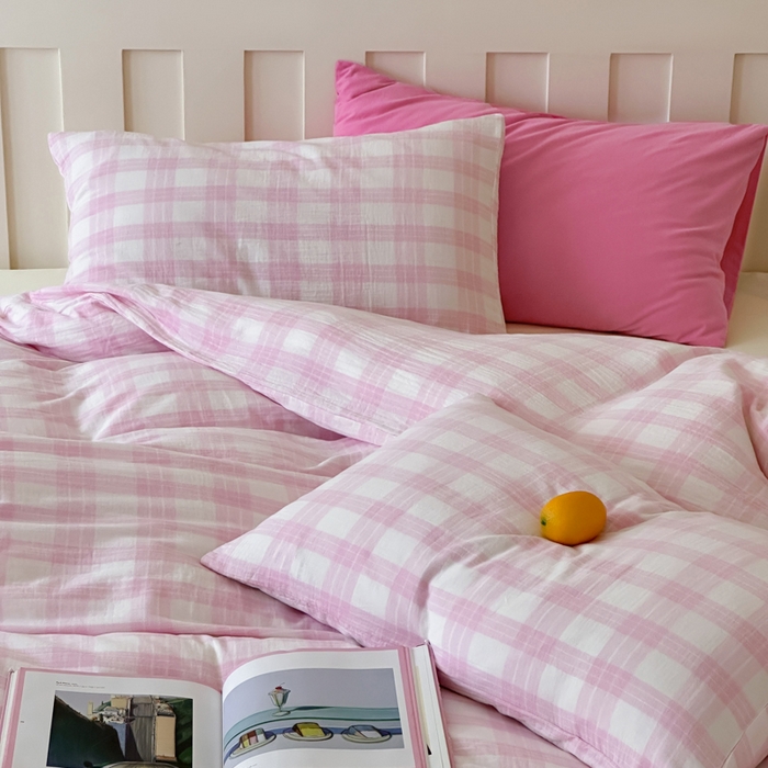 91家纺网 家纺一手货源 找家纺 玛奇朵 2025春夏新品A类全棉水洗色织双层皱纱四件套-森系格纹 森系格纹-白桃粉（黄色床单）