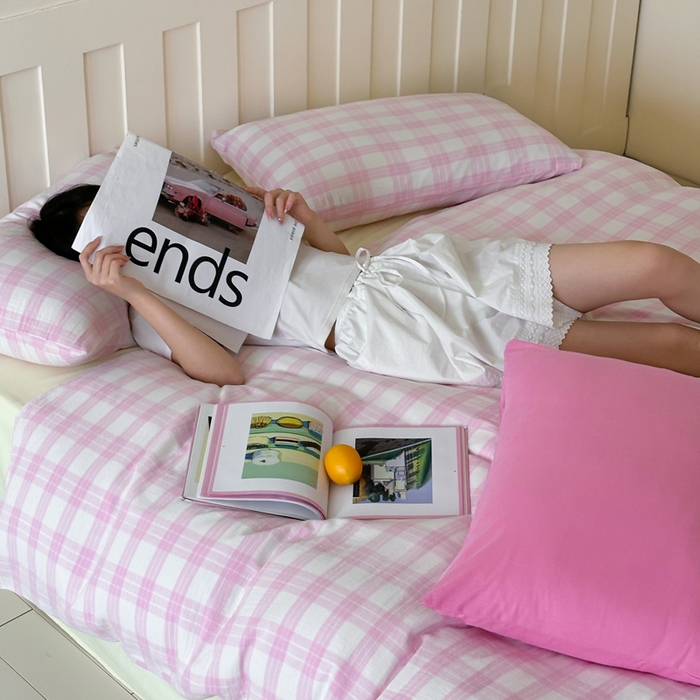 91家纺网 家纺一手货源 找家纺 玛奇朵 2025春夏新品A类全棉水洗色织双层皱纱四件套-森系格纹 森系格纹-白桃粉（黄色床单）