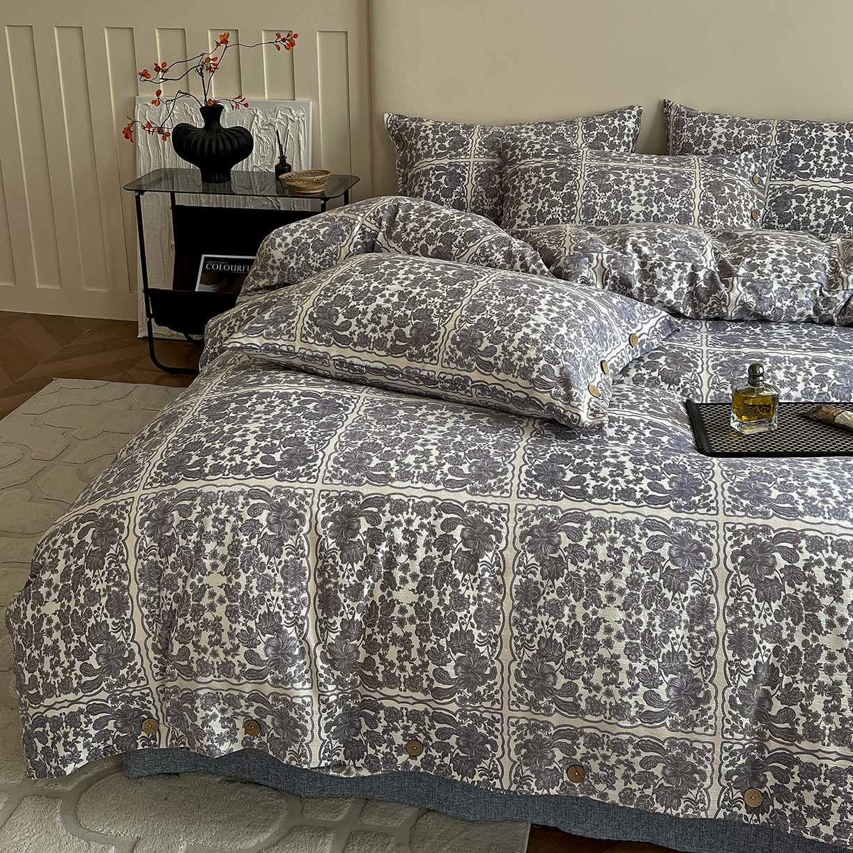 91家纺网 家纺一手货源 找家纺 典曼家纺 2025新款亚麻原麻棉麻纽扣款四件套 梵克灰