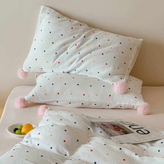 91家纺网 家纺一手货源 找家纺 （总）玛奇朵 2025新品全棉A类双层皱皱纱彩色啵啵四件套-毛球款