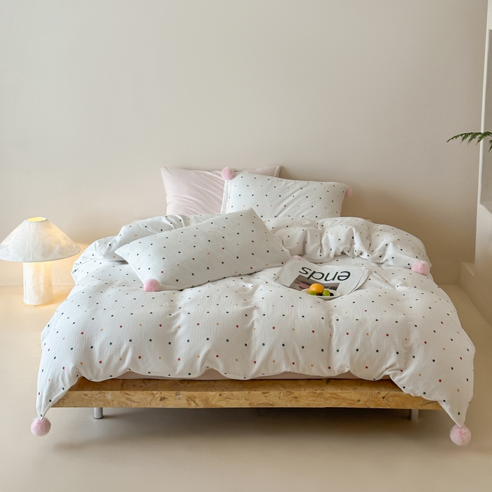 91家纺网 家纺一手货源 找家纺 （总）玛奇朵 2025新品全棉A类双层皱皱纱彩色啵啵四件套-毛球款