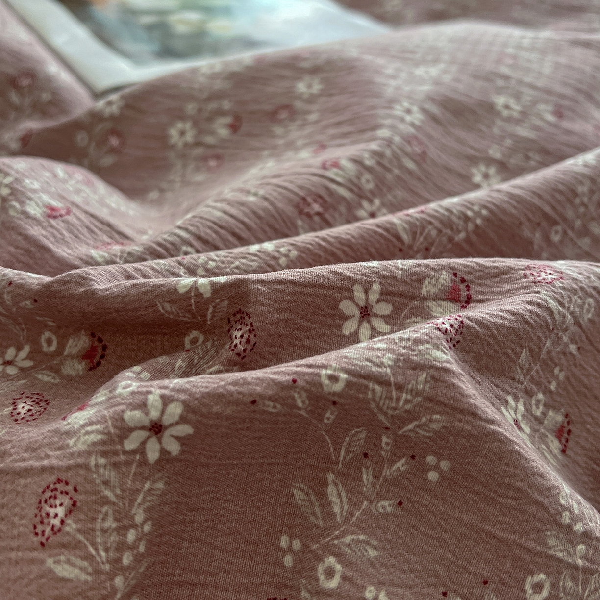 91家纺网 家纺一手货源 找家纺 典曼家纺 2025新款亚麻原麻棉麻纽扣款四件套 复古红