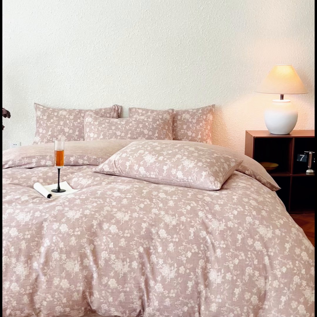 91家纺网 家纺一手货源 找家纺 斯卡诺家纺 2026新款原麻亚麻皱皱纱四件套水洗棉印花四件套 繁花似锦粉