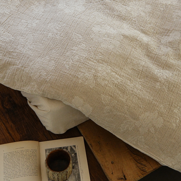 91家纺网 家纺一手货源 找家纺 玛奇朵 2025新款色织棉麻双层皱纱四件套 花香馥郁