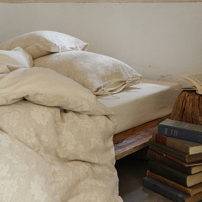 91家纺网 家纺一手货源 找家纺 玛奇朵 2025新款色织棉麻双层皱纱四件套 花香馥郁