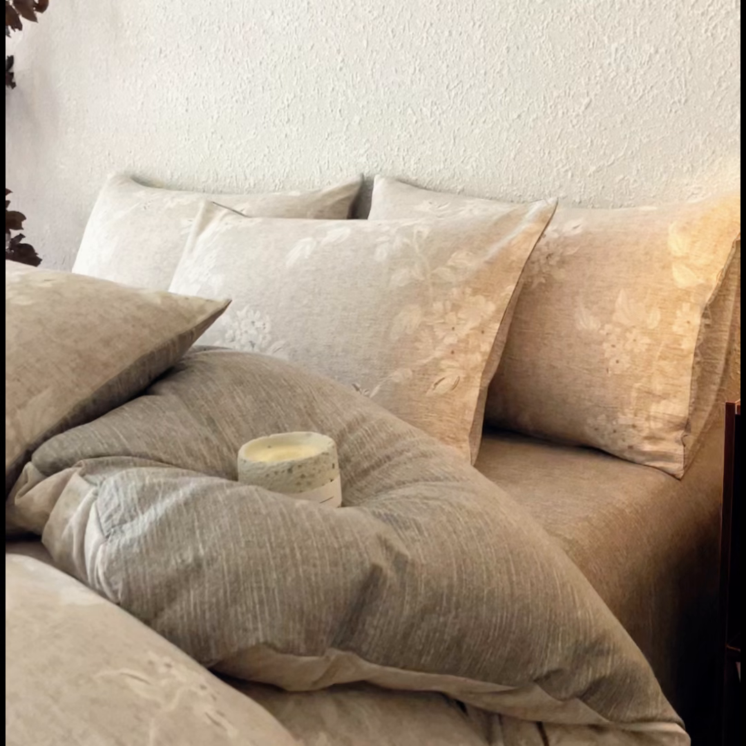 91家纺网 家纺一手货源 找家纺 斯卡诺家纺 2026新款原麻亚麻皱皱纱四件套水洗棉印花四件套 枕边书