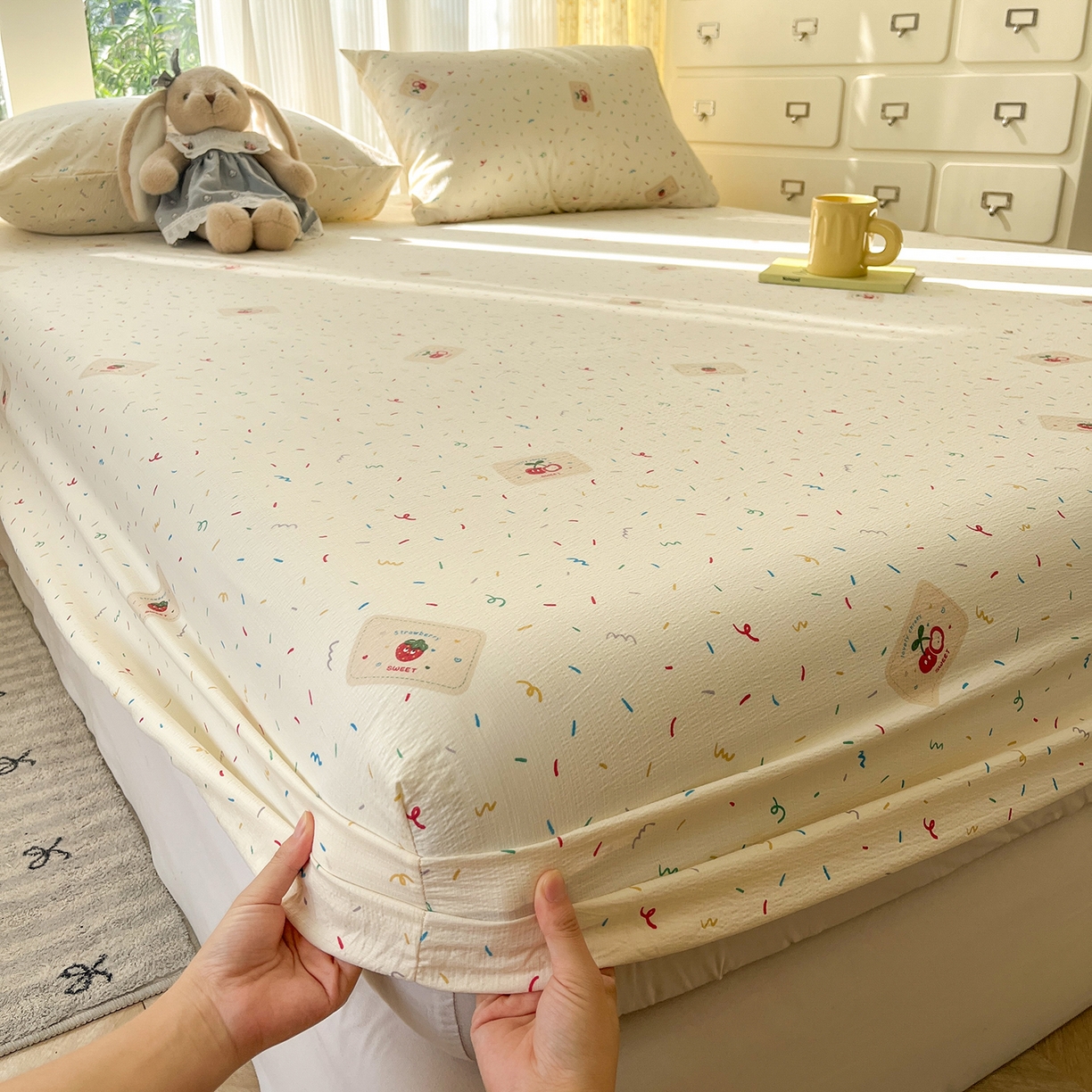 91家纺网 家纺一手货源 找家纺 沐芷 2025 沐芷A类双层纱床笠单件/床笠三件套  床笠款床罩床垫保护套罩 草莓糖霜