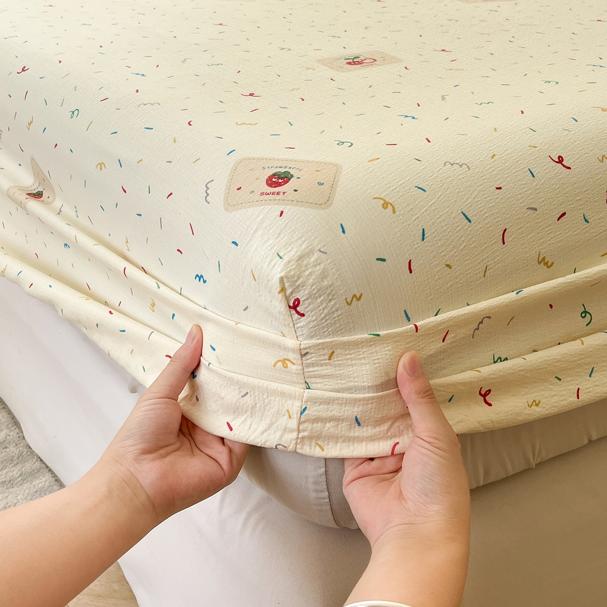 91家纺网 家纺一手货源 找家纺 沐芷 2025 沐芷A类双层纱床笠单件/床笠三件套  床笠款床罩床垫保护套罩 草莓糖霜