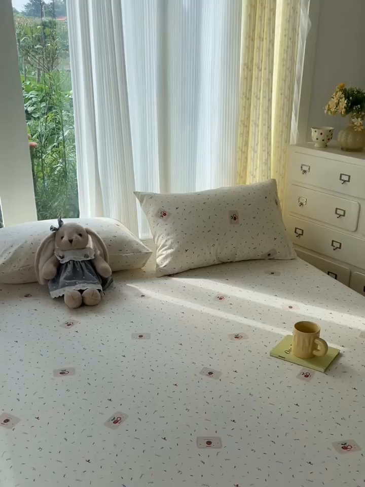 91家纺网 家纺一手货源 找家纺 沐芷 2025 沐芷A类双层纱床笠单件/床笠三件套  床笠款床罩床垫保护套罩 草莓糖霜