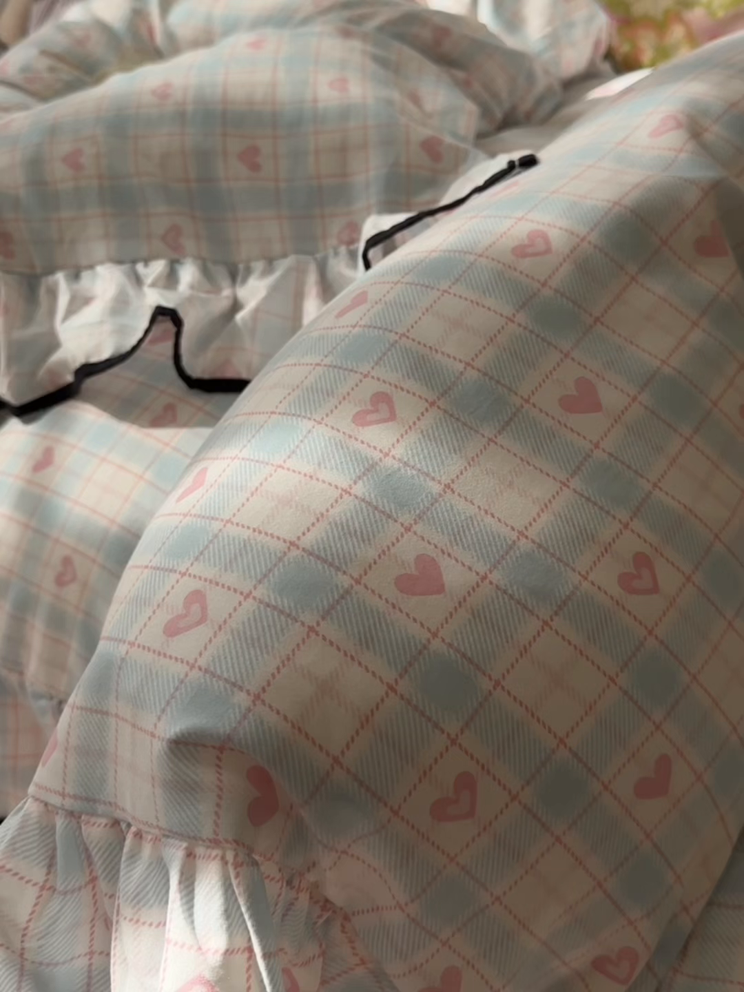 91家纺网 家纺一手货源 找家纺 （总）韩巢家纺 2025新款水洗棉大花边被套四件套直播热销款学生宿舍被罩床单三件套（提供卖家秀）