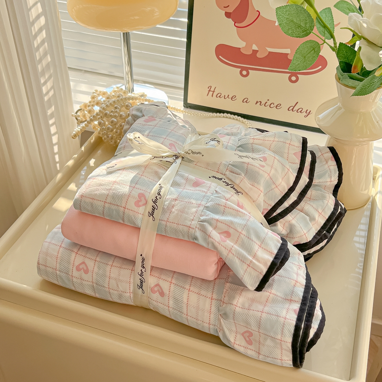 91家纺网 家纺一手货源 找家纺 （总）韩巢家纺 2025新款水洗棉大花边被套四件套直播热销款学生宿舍被罩床单三件套（提供卖家秀）