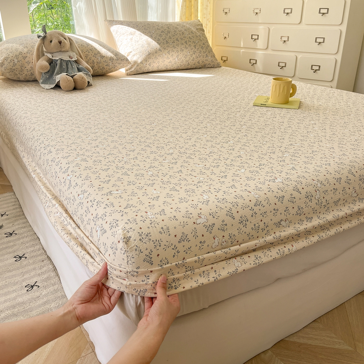 91家纺网 家纺一手货源 找家纺 沐芷 2025 沐芷A类双层纱床笠单件/床笠三件套  床笠款床罩床垫保护套罩 花园兔