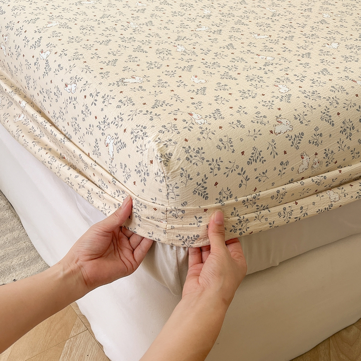 91家纺网 家纺一手货源 找家纺 沐芷 2025 沐芷A类双层纱床笠单件/床笠三件套  床笠款床罩床垫保护套罩 花园兔