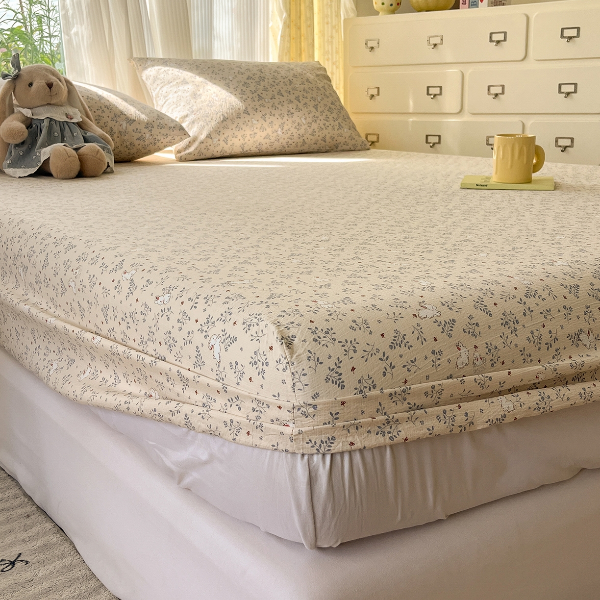 91家纺网 家纺一手货源 找家纺 沐芷 2025 沐芷A类双层纱床笠单件/床笠三件套  床笠款床罩床垫保护套罩 花园兔