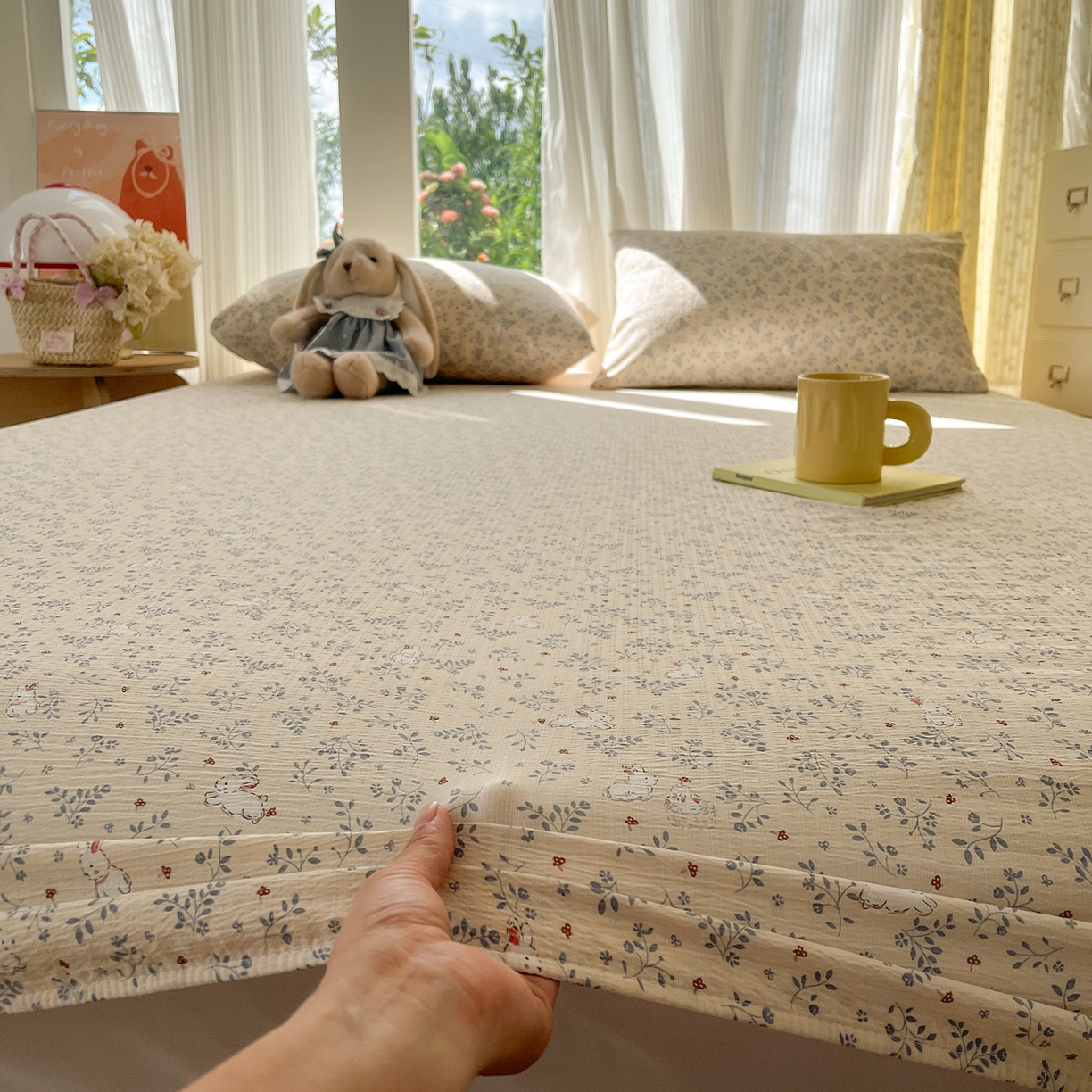 91家纺网 家纺一手货源 找家纺 沐芷 2025 沐芷A类双层纱床笠单件/床笠三件套  床笠款床罩床垫保护套罩 花园兔