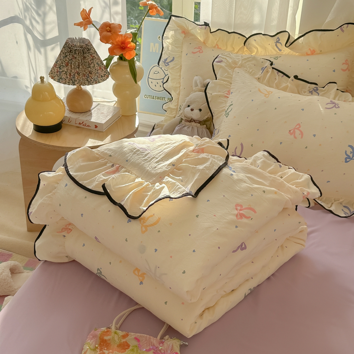 91家纺网 家纺一手货源 找家纺 （总）韩巢家纺 2025新款水洗棉大花边被套四件套直播热销款学生宿舍被罩床单三件套（提供卖家秀）