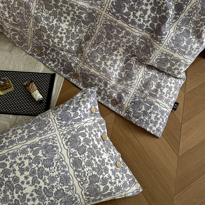 91家纺网 家纺一手货源 找家纺 仟网汇  2025新款亚麻纽扣款四件套 梵克灰