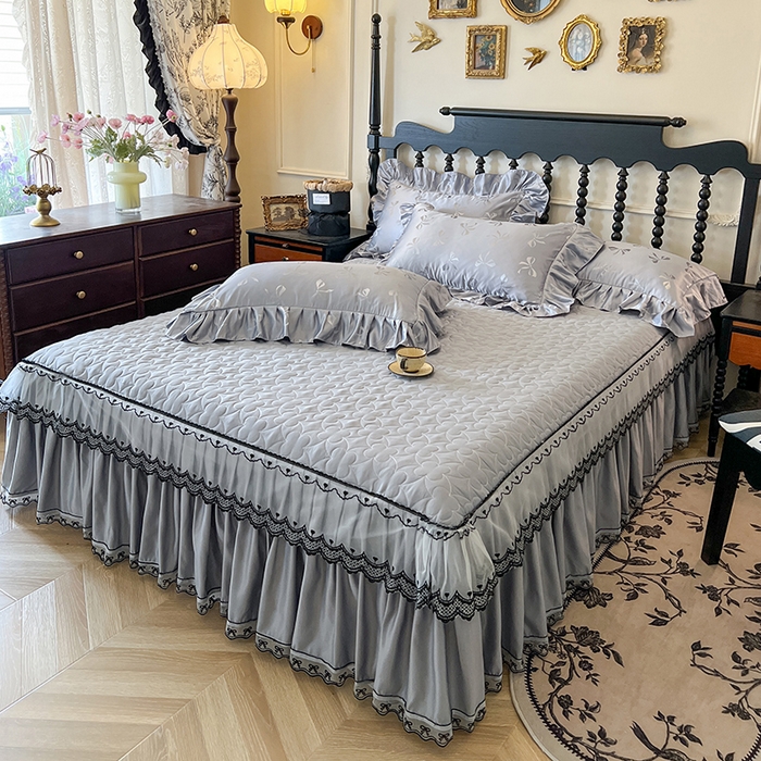 91家纺网 家纺一手货源 找家纺 网红馆（ck家纺）2025新款提花蕾丝边床裙三件套-相思蝶 相思蝶-灰