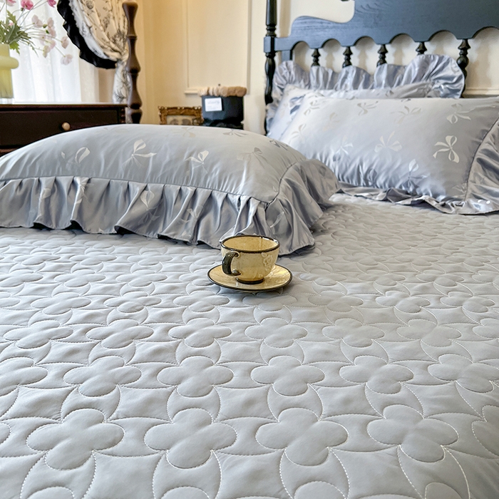 91家纺网 家纺一手货源 找家纺 网红馆（ck家纺）2025新款提花蕾丝边床裙三件套-相思蝶 相思蝶-灰