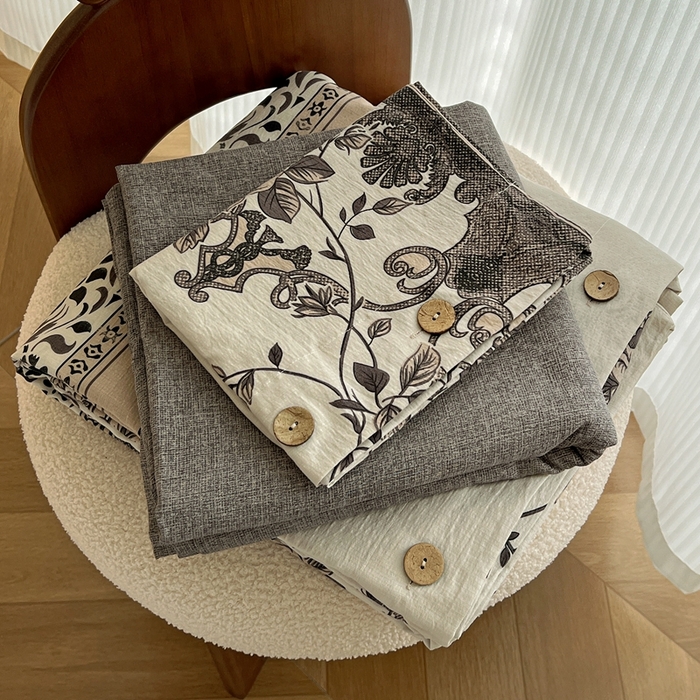 91家纺网 家纺一手货源 找家纺 仟网汇  2025新款亚麻纽扣款四件套 粉黛