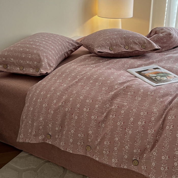 91家纺网 家纺一手货源 找家纺 仟网汇  2025新款亚麻纽扣款四件套 复古红