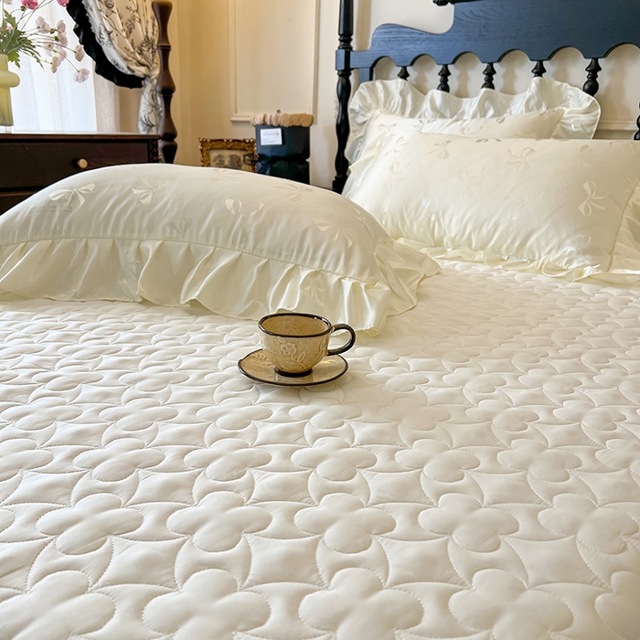 91家纺网 家纺一手货源 找家纺 网红馆（ck家纺）2025新款提花蕾丝边床裙三件套-相思蝶 相思蝶-米