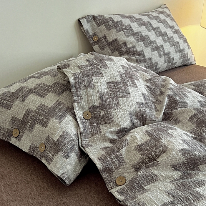 91家纺网 家纺一手货源 找家纺 仟网汇  2025新款亚麻纽扣款四件套 格律