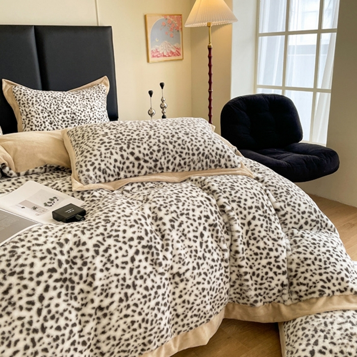 91家纺网 家纺一手货源 找家纺 库里梦家纺 2025新款网红直播爆款獭兔毛豹纹-A版兔毛绒B版牛奶绒四件套-豹纹 豹纹-米色