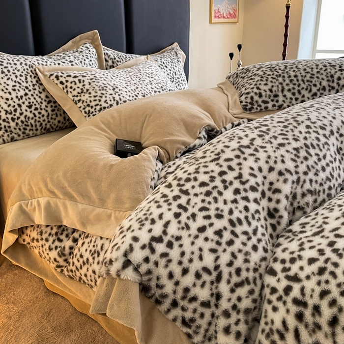 91家纺网 家纺一手货源 找家纺 （总）库里梦家纺 2025新款网红直播爆款獭兔毛豹纹-A版兔毛绒B版牛奶绒四件套-豹纹