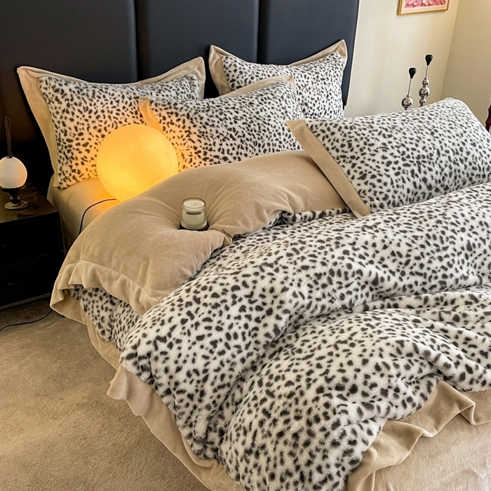 91家纺网 家纺一手货源 找家纺 库里梦家纺 2025新款网红直播爆款獭兔毛豹纹-A版兔毛绒B版牛奶绒四件套-豹纹 豹纹-米色