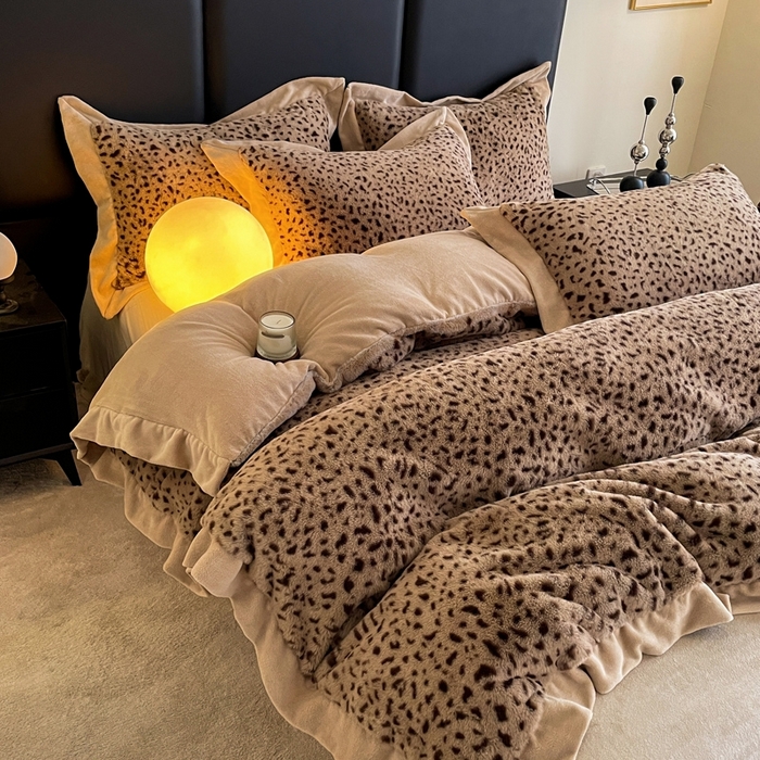 91家纺网 家纺一手货源 找家纺 库里梦家纺 2025新款网红直播爆款獭兔毛豹纹-A版兔毛绒B版牛奶绒四件套-豹纹 深咖豹纹-卡其