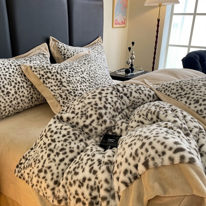 91家纺网 家纺一手货源 找家纺 库里梦家纺 2025新款网红直播爆款獭兔毛豹纹-A版兔毛绒B版牛奶绒四件套-豹纹 豹纹-米色