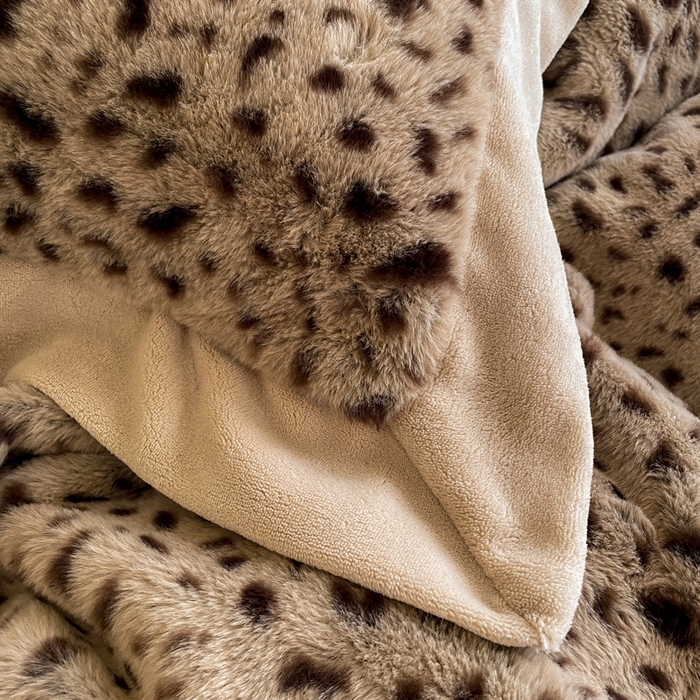 91家纺网 家纺一手货源 找家纺 库里梦家纺 2025新款网红直播爆款獭兔毛豹纹-A版兔毛绒B版牛奶绒四件套-豹纹 深咖豹纹-卡其