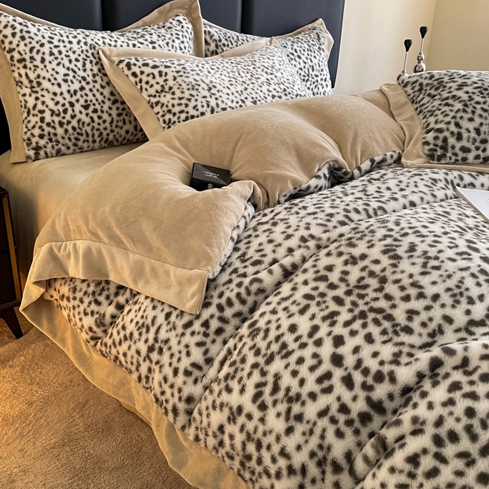 91家纺网 家纺一手货源 找家纺 库里梦家纺 2025新款网红直播爆款獭兔毛豹纹-A版兔毛绒B版牛奶绒四件套-豹纹 豹纹-米色