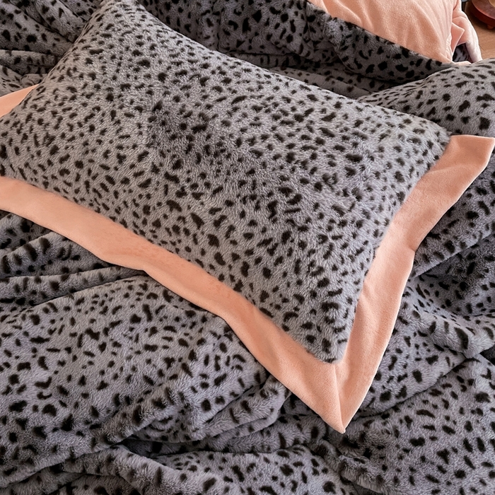 91家纺网 家纺一手货源 找家纺 库里梦家纺 2025新款网红直播爆款獭兔毛豹纹-A版兔毛绒B版牛奶绒四件套-豹纹 深灰豹纹-粉